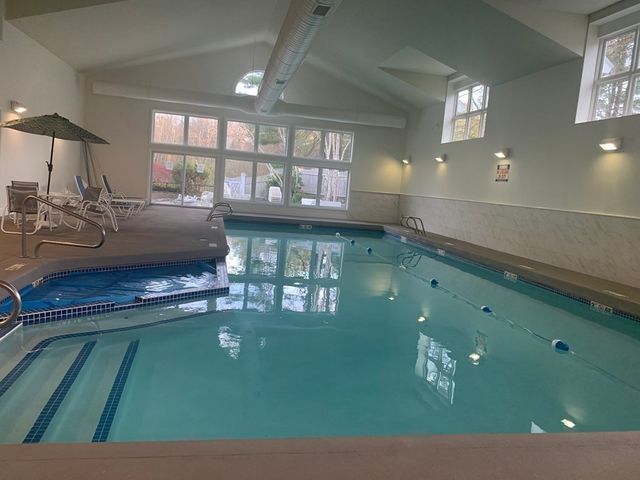 14 Stonybrook Ln 131, Middleton, MA 01949