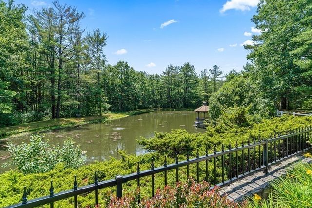 14 Stonybrook Ln 131, Middleton, MA 01949