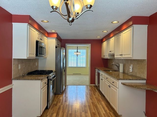 14 Stonybrook Ln 131, Middleton, MA 01949