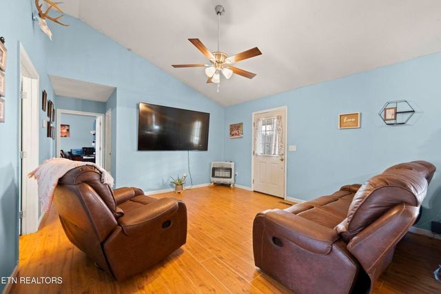 90 Illuminary Firetower Road, Spring City, TN 37381