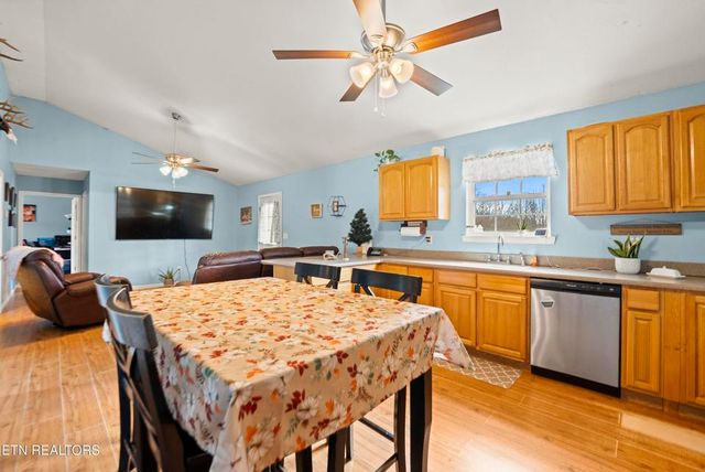 90 Illuminary Firetower Road, Spring City, TN 37381