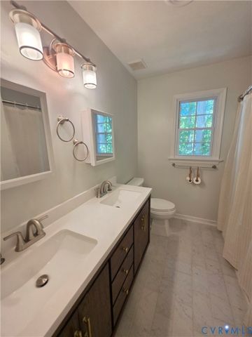 2001 Deer Meadow Ln, Midlothian, VA 23112