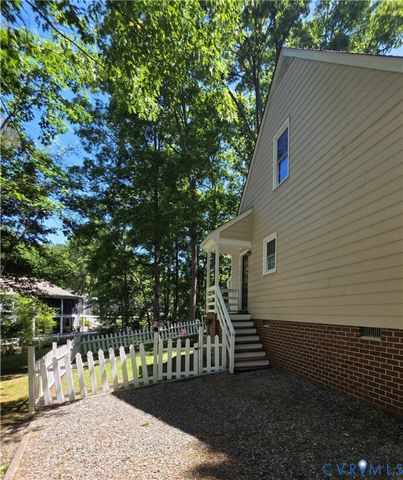 2001 Deer Meadow Ln, Midlothian, VA 23112