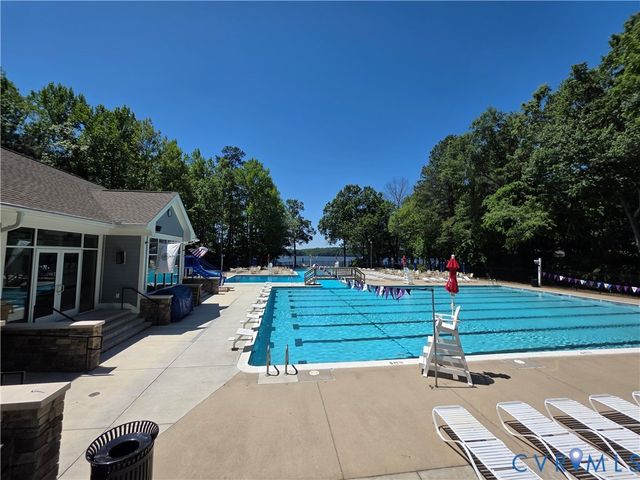 2001 Deer Meadow Ln, Midlothian, VA 23112