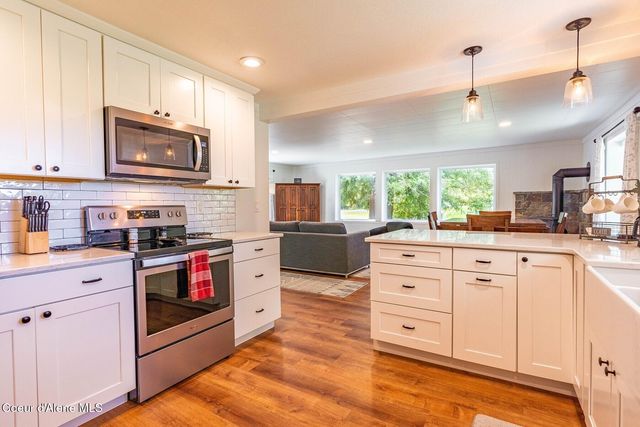 1041 Bottle Bay Rd, Sagle, ID 83860