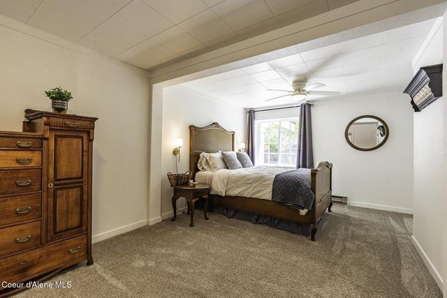 1041 Bottle Bay Rd, Sagle, ID 83860