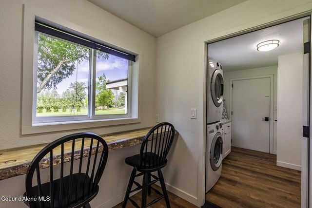 1041 Bottle Bay Rd, Sagle, ID 83860