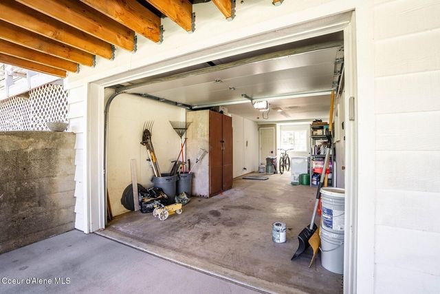 1041 Bottle Bay Rd, Sagle, ID 83860