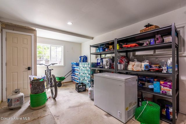 1041 Bottle Bay Rd, Sagle, ID 83860