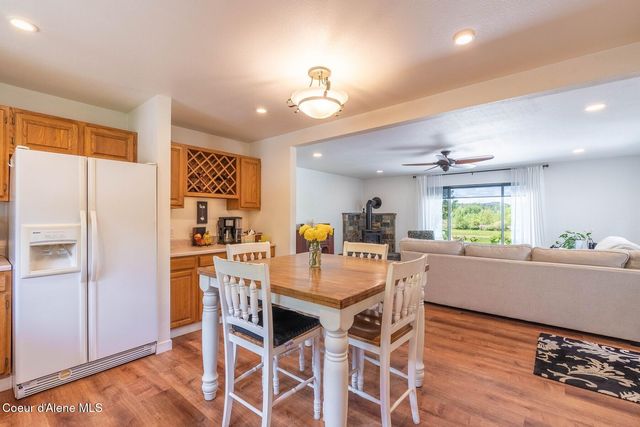 1041 Bottle Bay Rd, Sagle, ID 83860