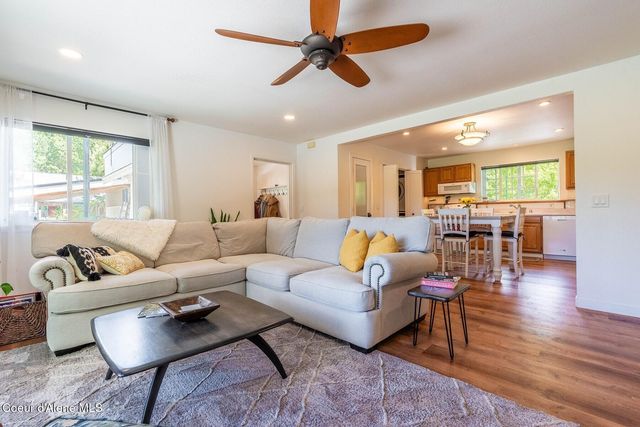 1041 Bottle Bay Rd, Sagle, ID 83860