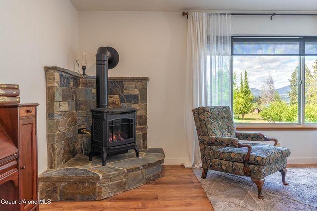 1041 Bottle Bay Rd, Sagle, ID 83860