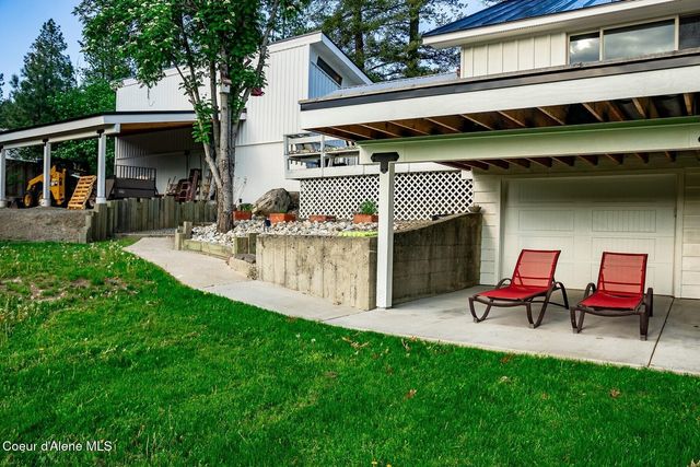 1041 Bottle Bay Rd, Sagle, ID 83860