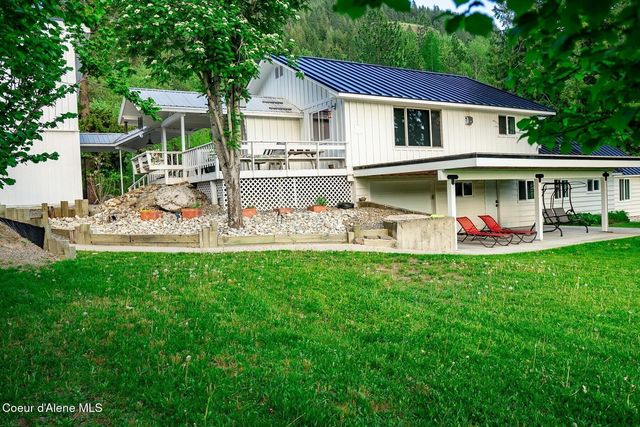 1041 Bottle Bay Rd, Sagle, ID 83860