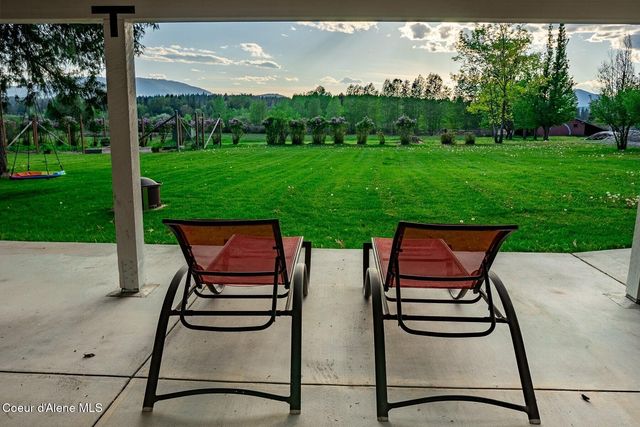 1041 Bottle Bay Rd, Sagle, ID 83860