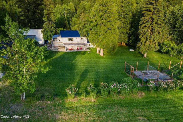 1041 Bottle Bay Rd, Sagle, ID 83860