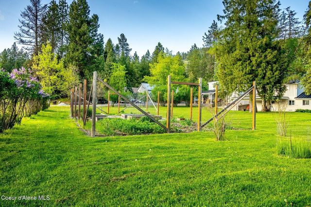 1041 Bottle Bay Rd, Sagle, ID 83860