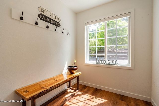 1041 Bottle Bay Rd, Sagle, ID 83860