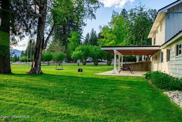 1041 Bottle Bay Rd, Sagle, ID 83860