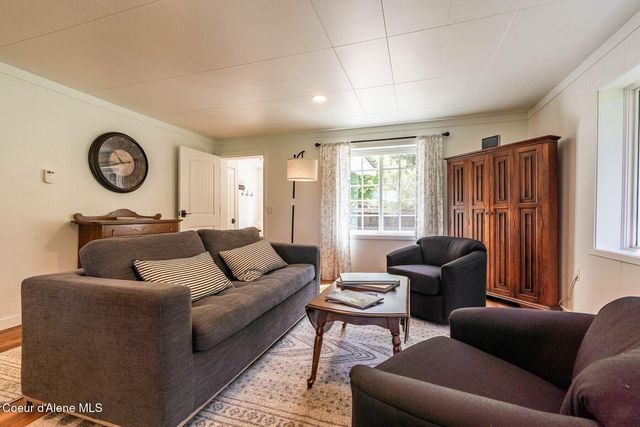 1041 Bottle Bay Rd, Sagle, ID 83860