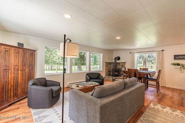 1041 Bottle Bay Rd, Sagle, ID 83860