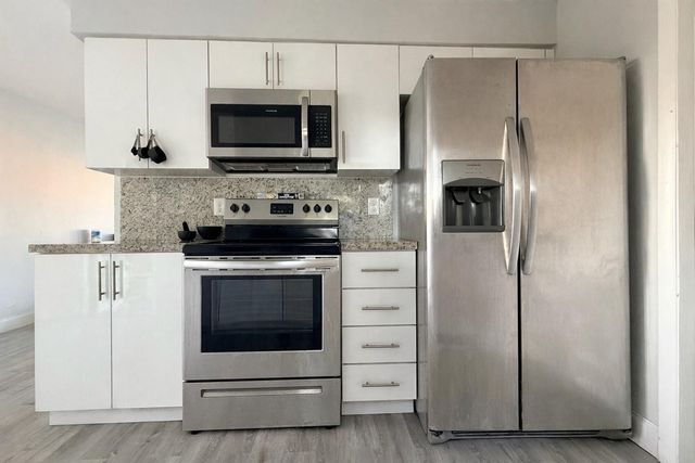 2950 NW 20th Street, Fort Lauderdale, FL 33311