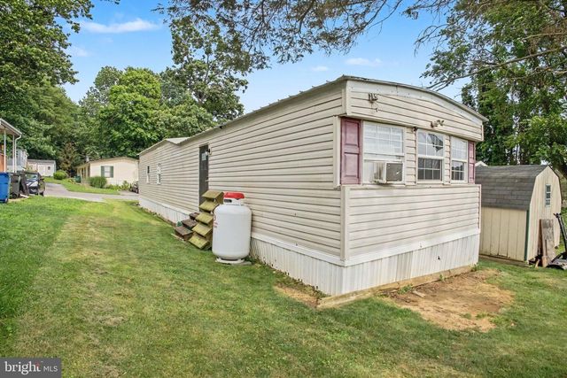 24 ASHTON DR, New Providence, PA 17560