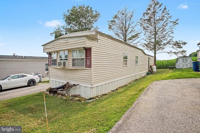24 ASHTON DR, New Providence, PA 17560