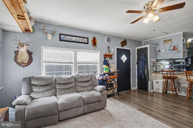24 ASHTON DR, New Providence, PA 17560