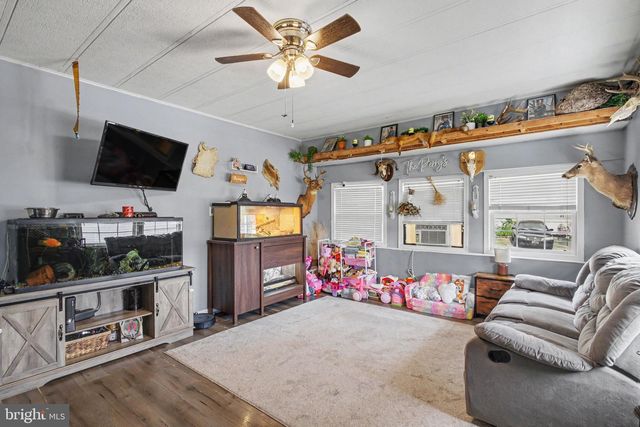 24 ASHTON DR, New Providence, PA 17560