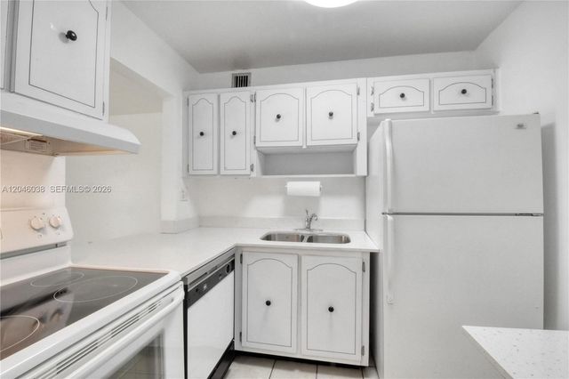 10387 N Kendall Drive R2, Miami, FL 33176