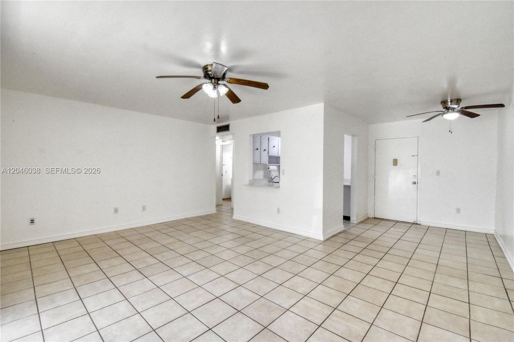 10387 N Kendall Drive R2, Miami, FL 33176