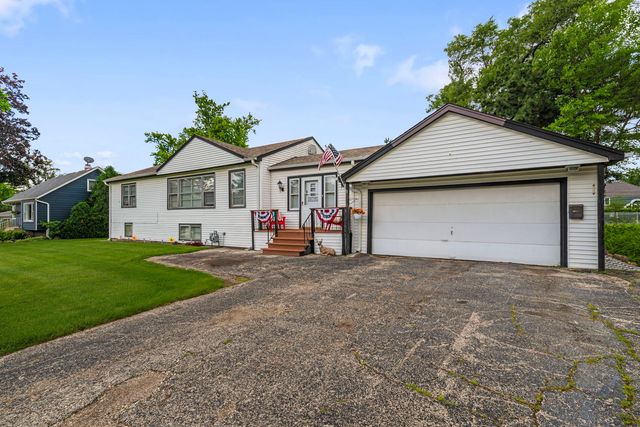 6918 Parkside Avenue, Countryside, IL 60525
