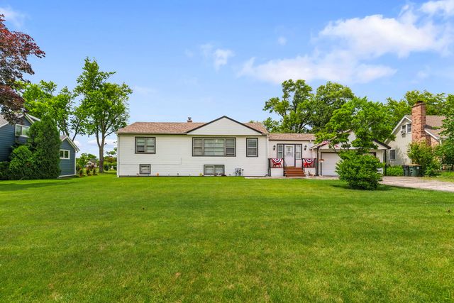 6918 Parkside Avenue, Countryside, IL 60525