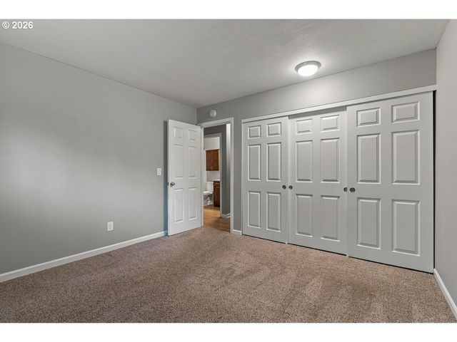 11353 Sw SPRINGWOOD Dr, Portland, OR 97223
