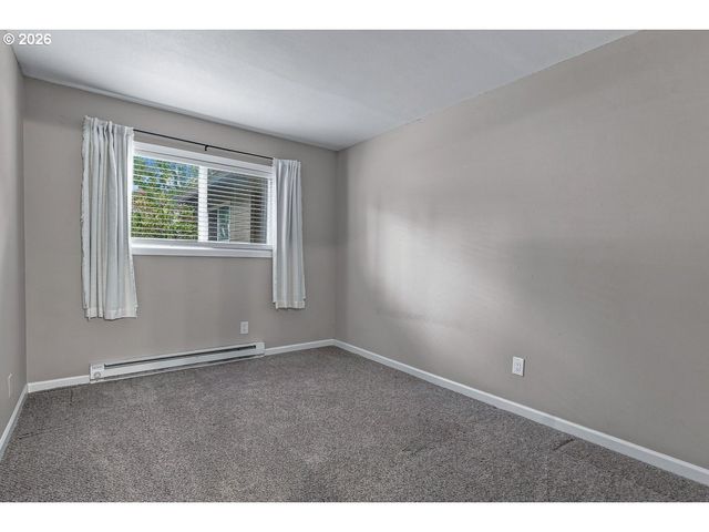 11353 Sw SPRINGWOOD Dr, Portland, OR 97223
