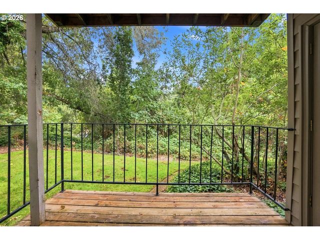 11353 Sw SPRINGWOOD Dr, Portland, OR 97223