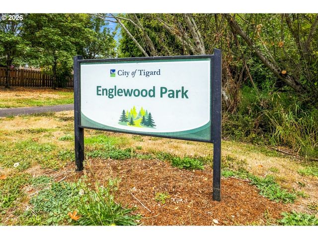11353 Sw SPRINGWOOD Dr, Portland, OR 97223