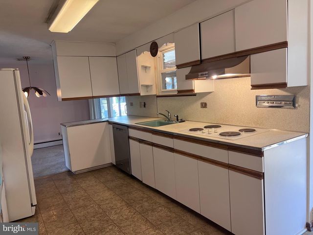 1319 PATERSON DR, Vineland, NJ 08361