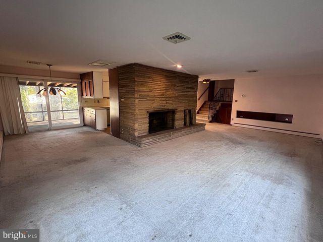 1319 PATERSON DR, Vineland, NJ 08361