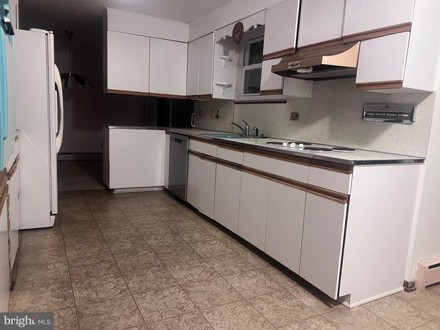 1319 PATERSON DR, Vineland, NJ 08361