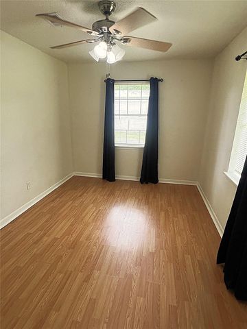 560 Beverly Drive, Shepherd, TX 77371