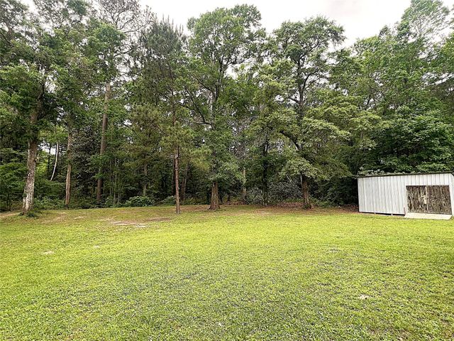 560 Beverly Drive, Shepherd, TX 77371