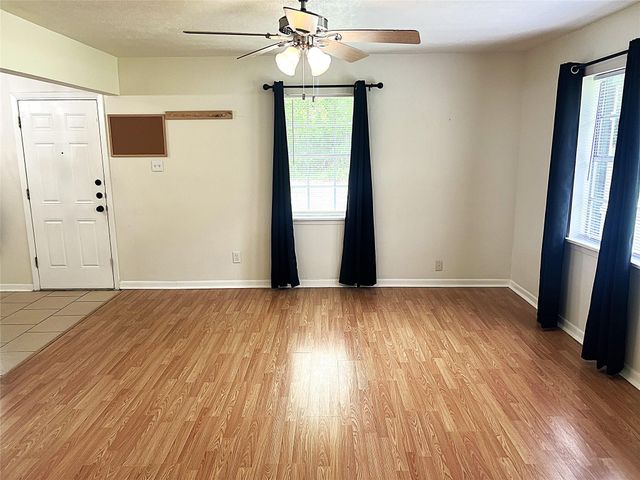 560 Beverly Drive, Shepherd, TX 77371