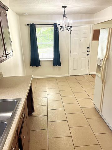 560 Beverly Drive, Shepherd, TX 77371
