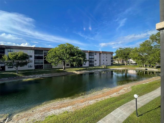 4975 E Sabal Palm Boulevard 208, Tamarac, FL 33319