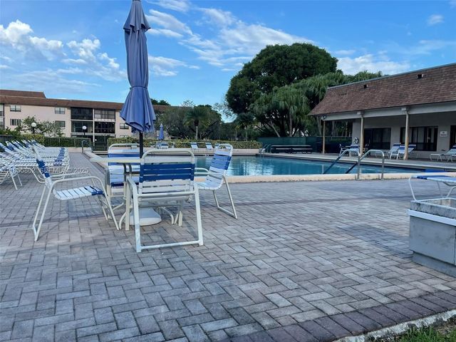 4975 E Sabal Palm Boulevard 208, Tamarac, FL 33319