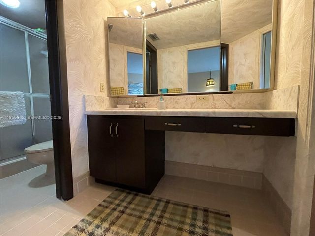 4975 E Sabal Palm Boulevard 208, Tamarac, FL 33319