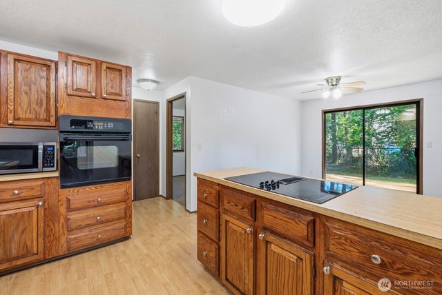 7651 Redstart Drive SE, Olympia, WA 98513