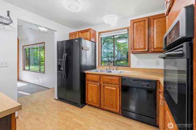 7651 Redstart Drive SE, Olympia, WA 98513